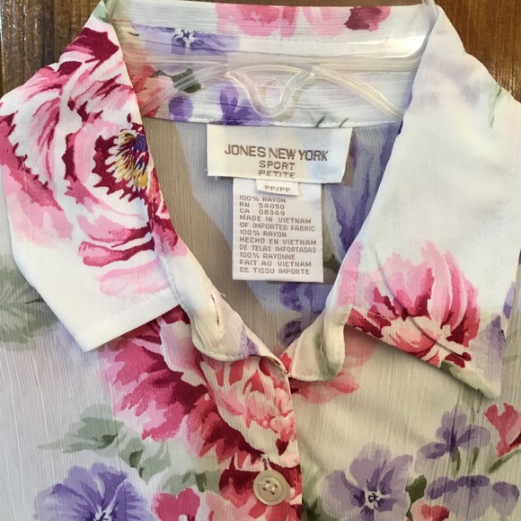 Jones NY button down shirt, size is PP, NWT, sleeve rollup straps - Picture 3 of 3